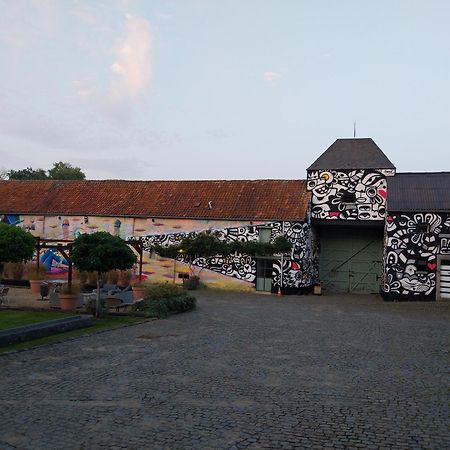 B&B At Haras Petit-Hallet Hannut 외부 사진